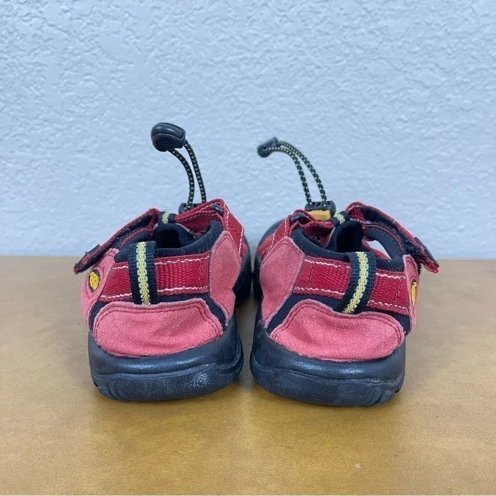 Keen Newport H2 (Ribbon Red/Gargoyle) Waterproof Kid's Shoe Size 2